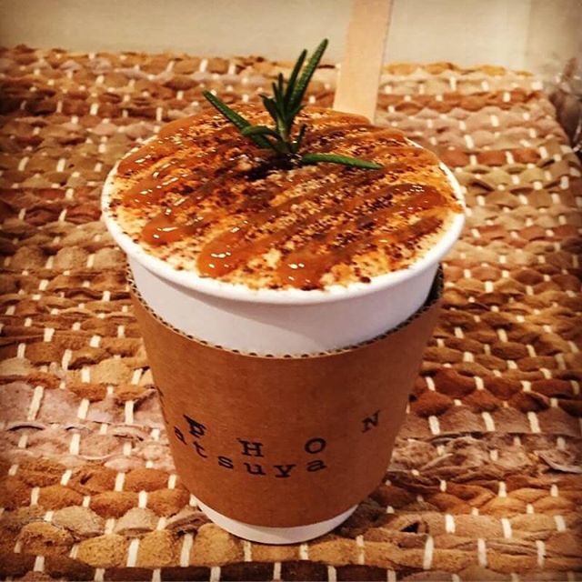 colaborar in flower bird1.14いよいよ次の日曜日開催です!出店者のご紹介。@colaborar114 サイフォンタツヤ@higashiharatatsuya みやま市に拠点を移し活躍中のflower bird&ggプランツ研究所ではお馴染みのサイフォンタツヤ。スパイシーチャイは他では味わえない美味しさ!チャイホリック増殖中!colaborarではその他のドリンクも味わえます!#サイフォンタツヤ#チャイ#ココア#スパイス